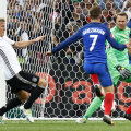 Griezmann îl bate a doua oară pe complicele Neuer // FOTO Reuters