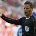 Clattenburg poartă numai tricouri cu mânecă lungă de când și-a tatuat cercurile olimpice pe braț. Ca să nu-i supere pe șefi // FOTO Reuters