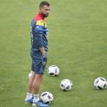 La Euro 2016, Raț a jucat doar în meciurile cu Franța și Elveția, ratând partida cu Albania din cauza unei accidentări