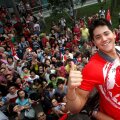 Schooling și fanii care s-au adunat să-i onoreze succesul // FOTO Reuters