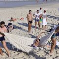 Canotorii și antrenoarea Veronica Cochelea s-au încumetat s-o poarte pe Roxana Cogianu în hamac