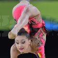 Pată de culoare. Ana Luiza Filiorianu într-un exercițiu cu mingea