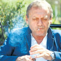 Balaci și unul
din viciile sale,
ţigările
FOTO Eduard Enea