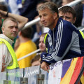 Petrescu privește fără speranță jocul lui Kuban // FOTO Guliver/GettyImages