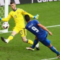 Pelle (închizând tabela în iunie la Euro) va fi diseară singurul titular stranier al Italiei