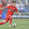 Petre jr. a debutat în Liga 1 în octombrie 2014, în înfrângerea cu Steaua, scor 0-3