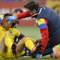 Grigore a fost comoționat minute bune pe gazon, înainte de a fi schimbat // FOTO Alex Nicodim (Astana)