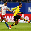 Aubameyang (dreapta), golul 3 la Hamburg // FOTO Reuters