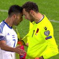 Berisha, dreapta, îl provoacă pe Zahavi și va fi eliminat