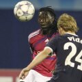 Joc suspect în Ligă. Pe 7 decembrie 2011, Dinamo Zagreb - Lyon 1-7! Gomis, 4 goluri. Iar Vida i-a făcut cu ochiul după un gol // FOTO Reuters