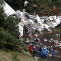LaMia 933 avea o șansă dacă pilotul declara la timp starea de urgență. Așa, un alt avion, tot cu probleme, a primit întâietate