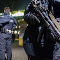Polițiști echipați de luptă au păzit marți arena din Frankfurt, la Eintracht - Mainz (3-0) // FOTO Guliver/GettyImages