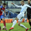 Până să semneze cu Steaua, Man (stânga) era om de bază în "B", la UTA Bătrâna Doamnă:"14 goluri în 32 de meciuri