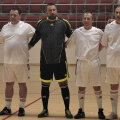 Gloriile lui Dinamo reunite pentru un meci de old boys. În mijloc, Marius Iorga