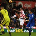 Saido Berahino (în centru), la debutul pentru Stoke: cu Everton, în Premier // FOTO Guliver/GettyImages