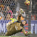Rezervă la Milan la 15 ani și 11 luni, Donnarumma a apărat 4 penaltyuri în Serie A