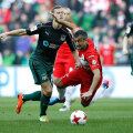 Samedov (Spartak, în roșu), oprit din drumul spre poartă
