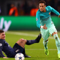 Neymar l-a aruncat în iarbă din fentă pe Verratti. Dar această imagine a fost foarte rară în tur, pe Parc des Princes // FOTO Guliver/GettyImages