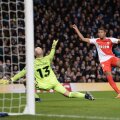 Glonțul lui Mbappé străpunge poarta lui City // FOTO AFP