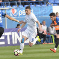 Mateiu (dreapta) a dat aseară primul gol al său în acest sezon