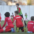 Până să ajungă în grija lui Badea, copiii de la CS Dinamo se antrenau pe unde apucau // Foto Alex Nicodim