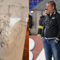 Chirilă și tabla lui. Teoretic, desenul ar trebui să anticipeze ideea de joc a Mureșului // FOTO GSP