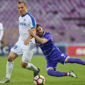 Cioinac și Bărbuț s-au duelat fără menajamente într-un meci ce poate fi capital pentru ambele echipe // Foto: Sportpictures.eu