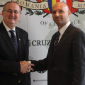 Eduard Doandeș (dreapta) alături de Eugen Lascu, consulul onorific al Maltei în România
