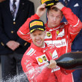 Sebastian Vettel și Kimi Raikkonen pe podium // FOTO Reuters