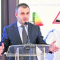 Fost secretar de stat la
Fonduri Europene, Alin
Mitrică a fost în Cuba cu
delegaţia FRJ: raportul zice că
pe banii federaţiei, exdemnitarul
susţine că a plătit,
dar n-are dovezi (foto: Agerpres)