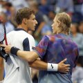 Pablo Carreno Busta (în stânga) a reușit un meci uriaș în fața speranței Denis Shapovalov // FOTO: Reuters