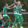 Moți, celebrând alături de colegi golul cu Sporting // FOTO: Reuters