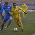 Sîntean (dreapta), în meciul cu Ucraina, pierdut în prelungiri. Foto: Cristi Preda / Gazeta Sporturilor