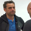 Teja dezamăgit pe hol așteptând să intre la conferință // Captură Pro TV
