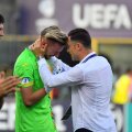 Mirel Rădoi îl consolează pe Ionuț Radu, după eșecul cu Germania U21 din semifinalele EURO 2019