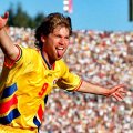 Imagine-simbol cu explozia de bucurie a lui Răducioiu după unul dintre golurile din meciul cu Columbia