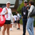 Simona Halep, alături de Darren Cahill și Virginia Ruzici, la ediția din acest an de la Wimbledon // FOTO: Guliver/Getty Images