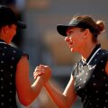 Simona Halep și Iga Swiatek, puștoaica de 18 ani pe care a învins-o la Roland Garros // foto: Guliver/Getty Images