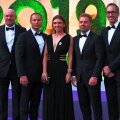 Simona Halep, flancată de Daniel Dobre, Darren Cahill și alți apropiați la Balul Campionilor de la Wimbledon // foto: Raed Krishan