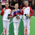 Ioana Stănciulescu, Viktoriia Listunova și Silviana Sfiringu (de la stânga la dreapta) pe podiumul de la sol FOTO UEG