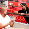 Pep Guardiola într-un dialog cu Mahrez // Foto: Guliver/GettyImages