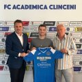 Jean Deretti a semnat contractul în prezența agentului său, Bogdan Apostu