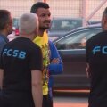 FOTO: Captură TV Telekom Sport // Budescu s-a revăzut cu cei din staff-ul FCSB-ului