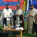 Îps Pimen și Gigi Becali, ceremonie sacră de sfințire a gazonului din Ghencea înaintea unui meci european // FOTO: Arhivă Gazeta Sporturilor
