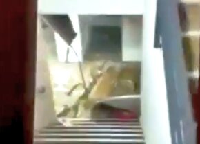 EXCLUSIV VIDEO Imagini incredibile din baza de 3,8 milioane a Federației: s-a prăbușit tavanul la Mogoșoaia! Momente filmate cu telefonul mobil » Reacție oficială FRF