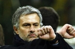 Fanii lui Inter au pregătit o coregrafie specială pentru Mourinho » Cătuşe pentru fani