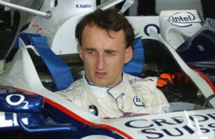 Kubica a fost supus unei operaţii de trei ore la cot