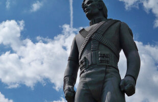 O statuie a lui Michael Jackson va fi inaugurată în faţa stadionului lui Fulham