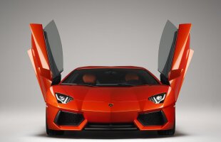 VIDEO! Lamborghini Aventador, bolidul de 700 CP costă 255.000 de euro