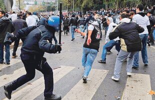 VIDEO » Violenţe în Turcia » 34 de răniţi după incidentele de la Bursaspor - Beşiktaş. Meciul a fost suspendat!